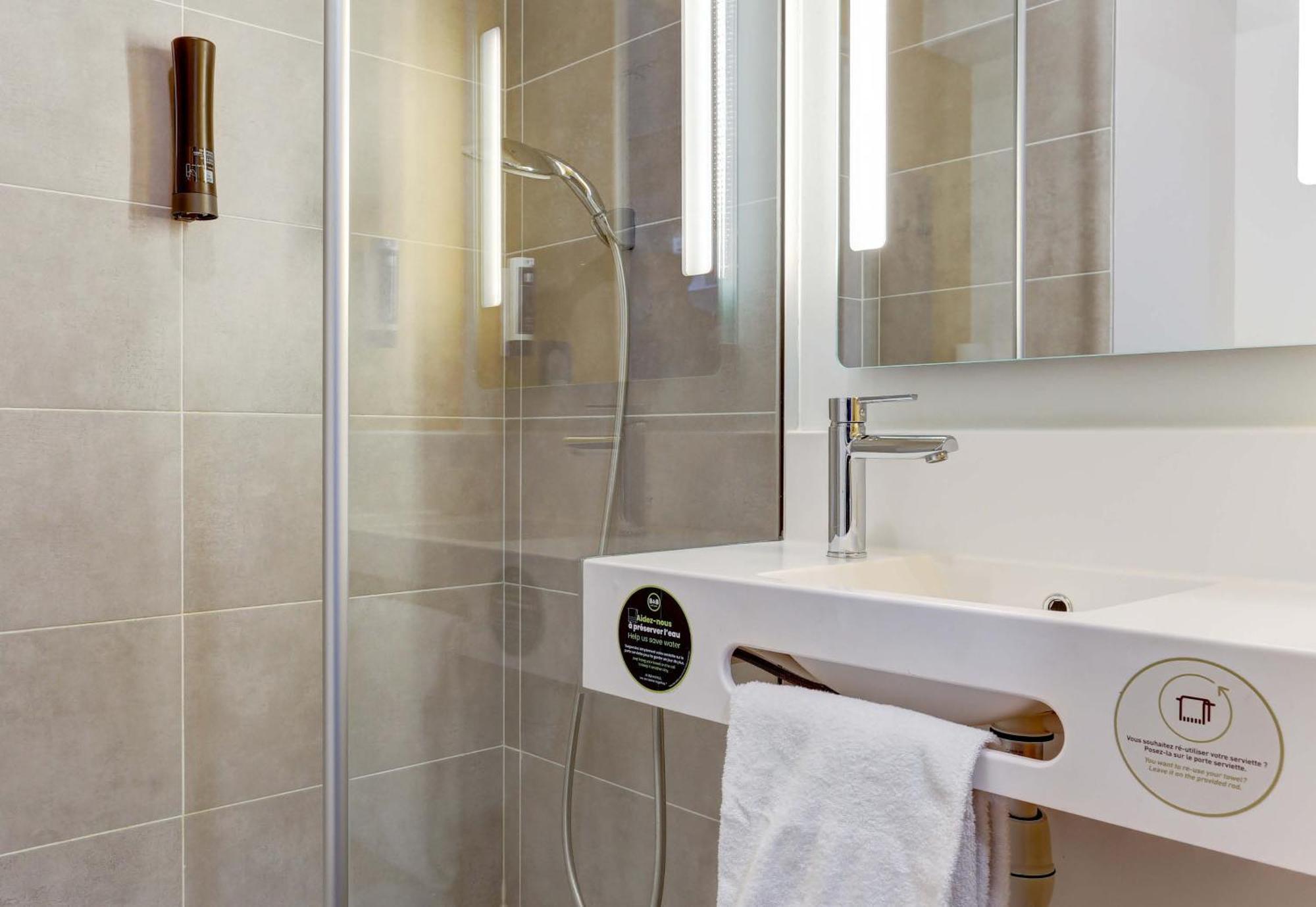 Hotel Croix Blandin 2*